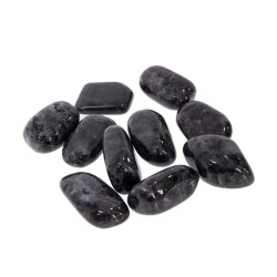 Larvikit – Piatra Protectiei si Ancorarii Spirituale