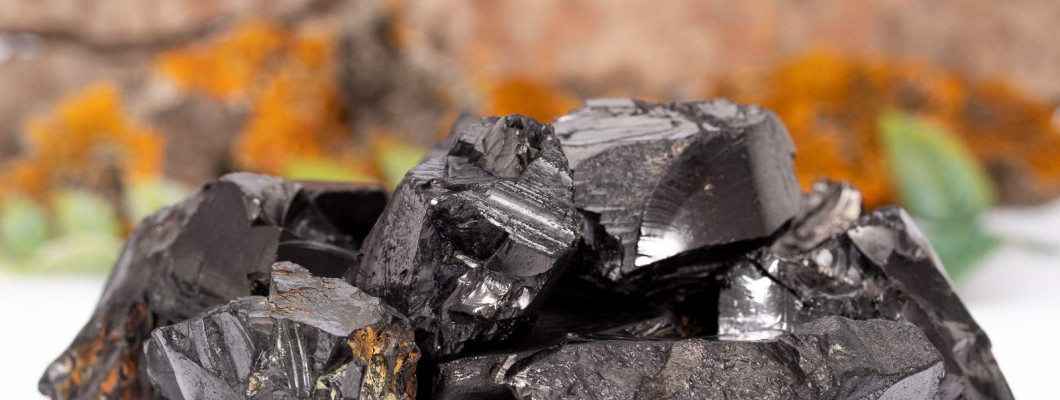 Shungitul -Cristalul magic care te ancorează și îți oferă claritate