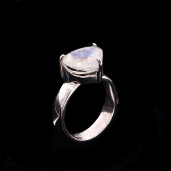 Inel Piatra Lunii 31