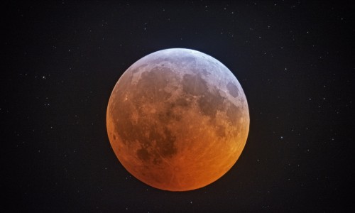 Eclipsă parțială de Lună în Taur rezolvă problemele în dragoste - Noiembrie 2021