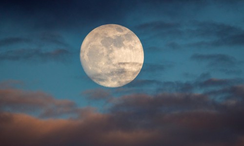 Luna Plină în Berbec aduce vindecare profundă