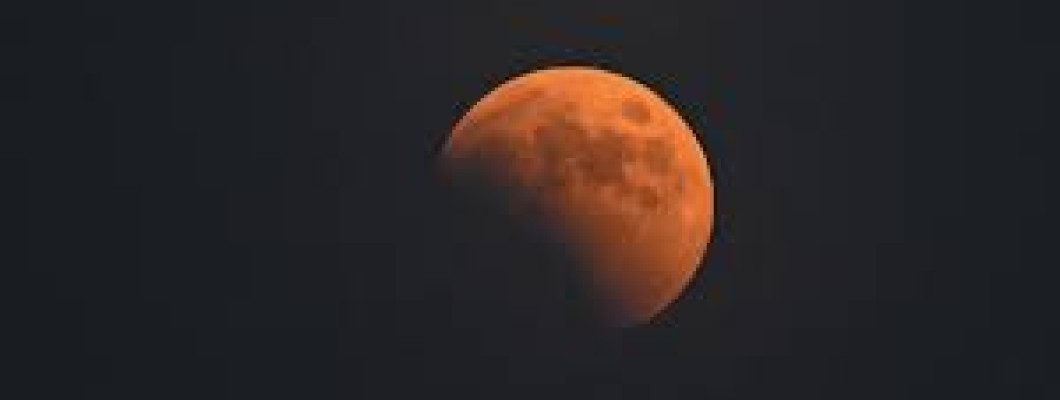 Eclipsa de Luna Plină în Scorpion 2023 - privește totul ca pe o joacă
