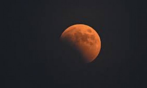 Eclipsa de Luna Plină în Scorpion 2023 - privește totul ca pe o joacă