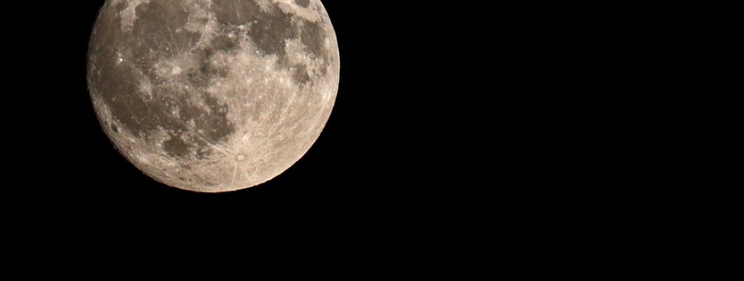 Super luna plină din februarie 2019