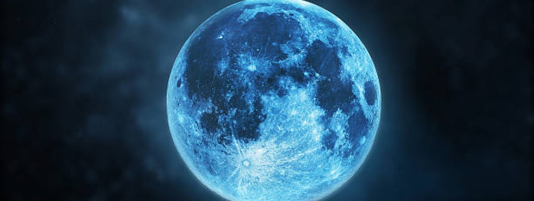 Super Luna Plină în Pești și șase planete în retrograd - 31.08.2023