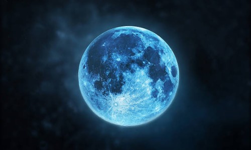 Super Luna Plină în Pești și șase planete în retrograd - 31.08.2023