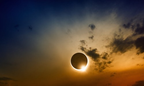 Eclipsa Solară de Lună Nouă în Balanță - prima dintr-un lung șir